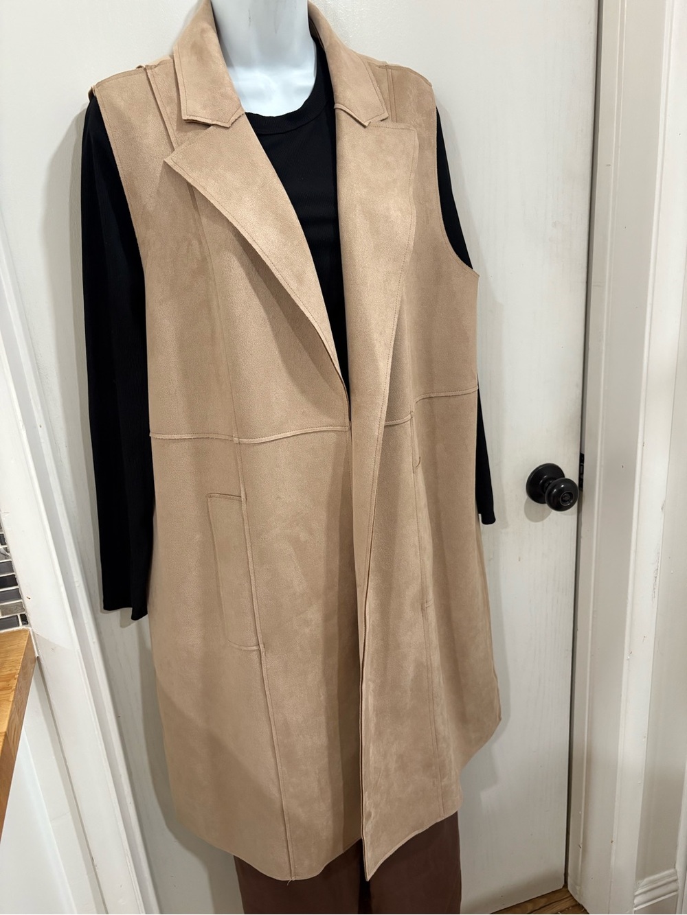 Sleeveless stylish Suede-Look Long Vest Jacket in Tan